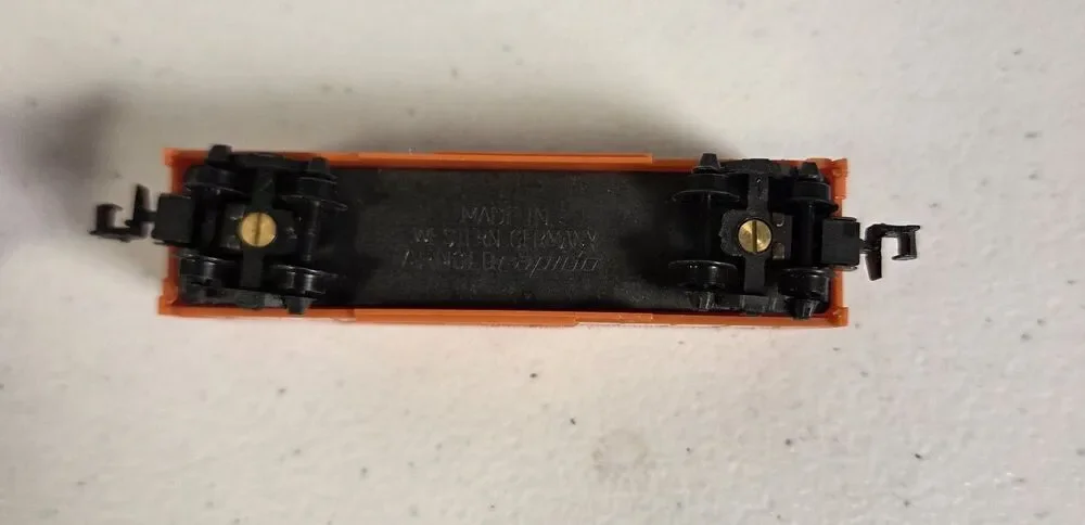 Arnold Rapido N Scale Santa Fe‎ ATSF Caboose 493 & Boxcar 4006 W Germany